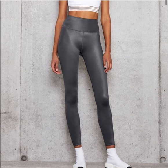 Alo Yoga High Waisted Shine Leggings Grey Size Medium - Picture 1 of 13